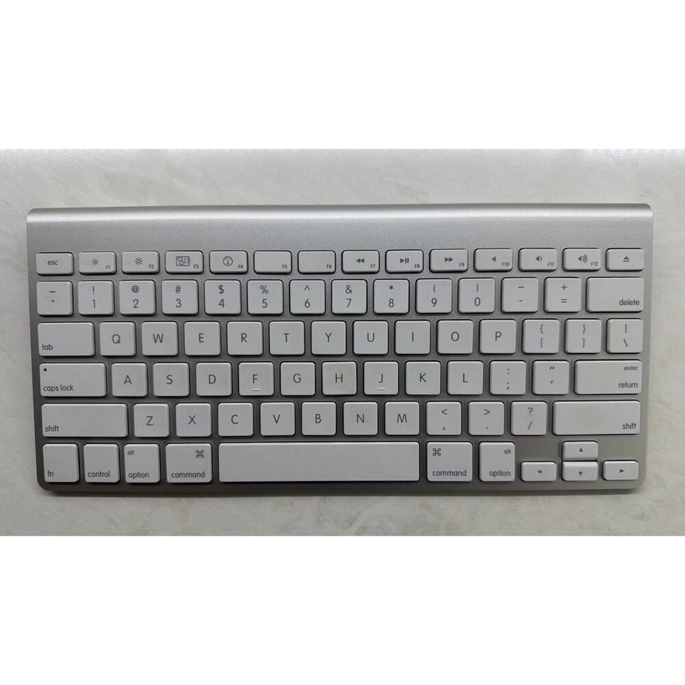 Apple A1314 MC184LL/A Bluetooth Wireless Magic Keyboard Tested, Works Perfect!